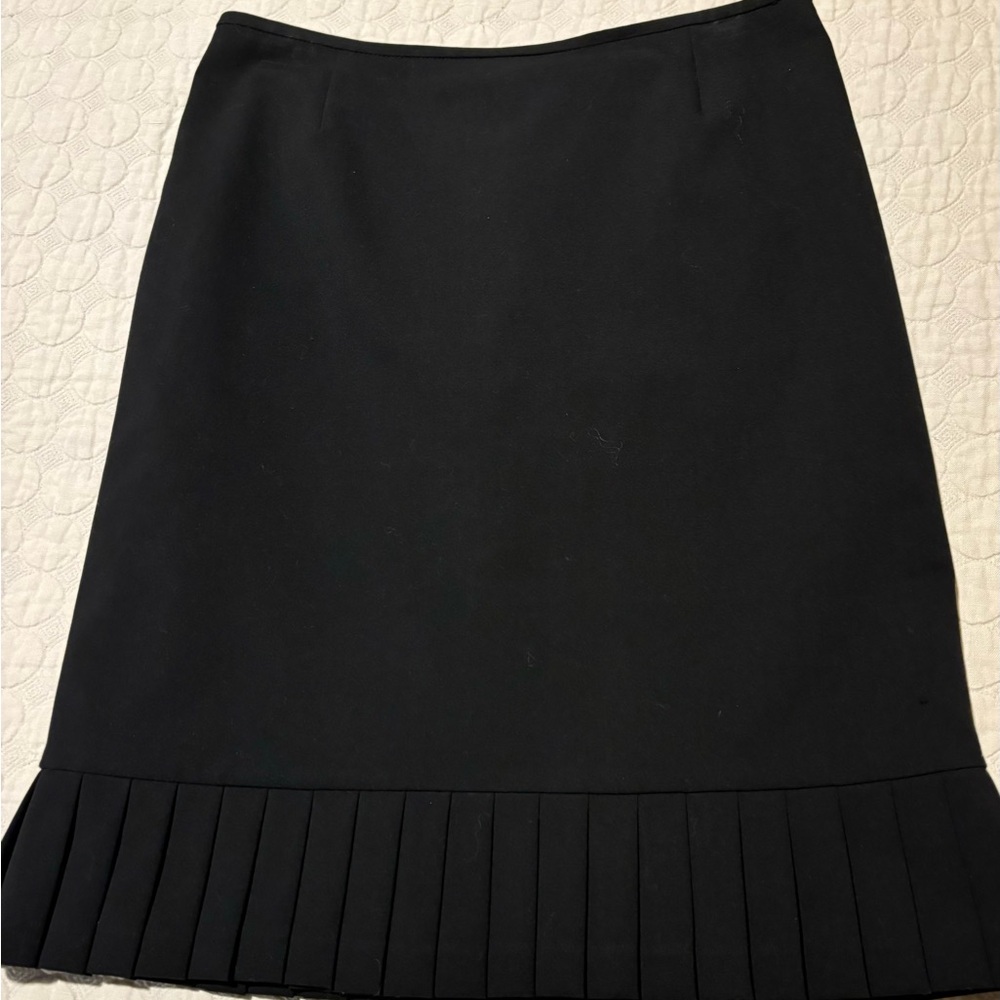 Tahari Black linen style skirt